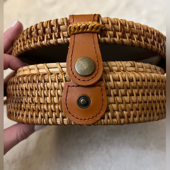 Rattan Woven Round Bag - Picture 10 of 13